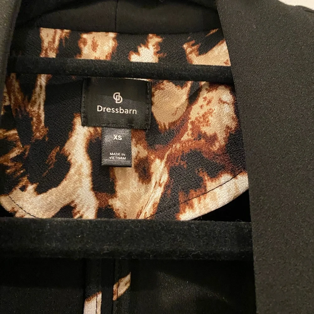 Dressbarn Black Women's Blazer with Leopard Lining - Picture 3 of 7